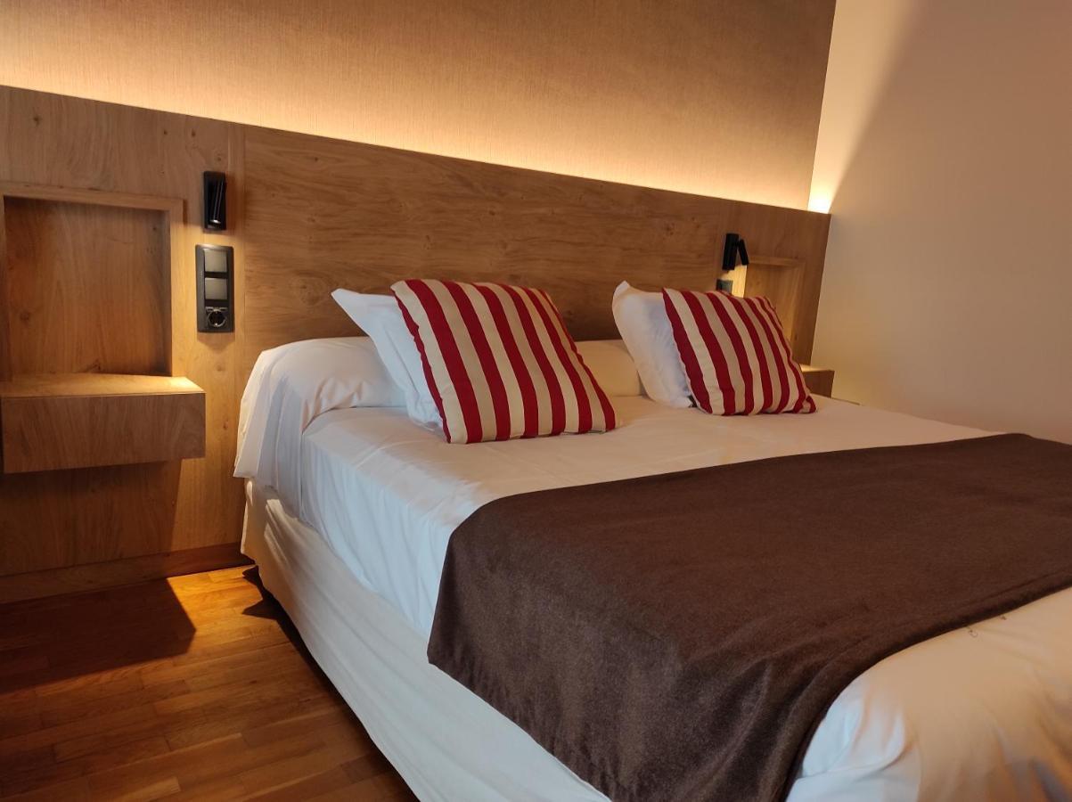 Hotel La Morera Valencia D'Aneu Экстерьер фото