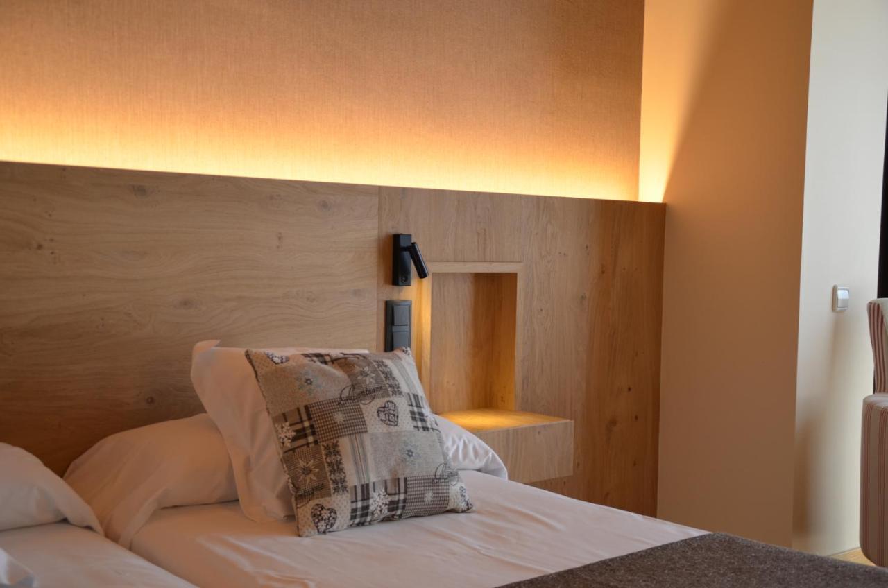 Hotel La Morera Valencia D'Aneu Экстерьер фото