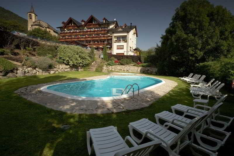 Hotel La Morera Valencia D'Aneu Экстерьер фото