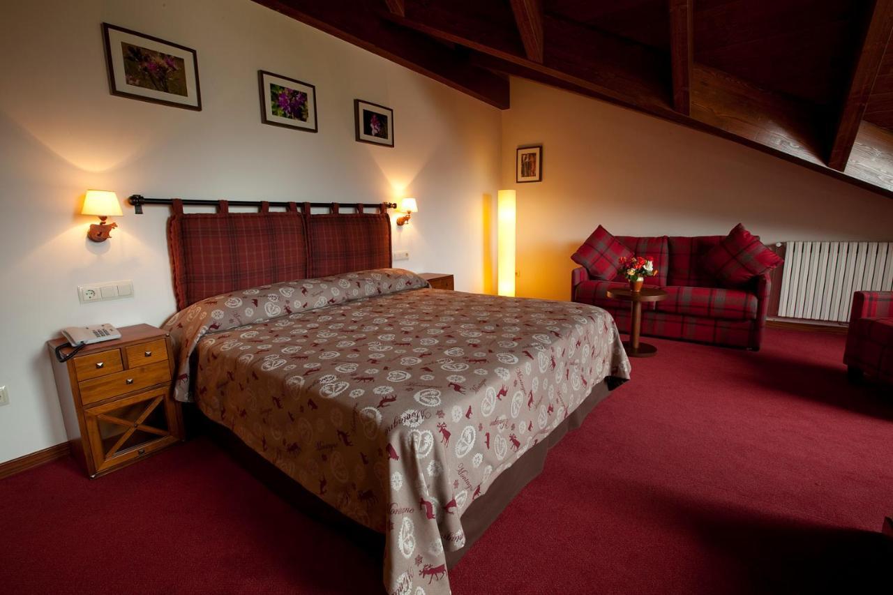 Hotel La Morera Valencia D'Aneu Экстерьер фото